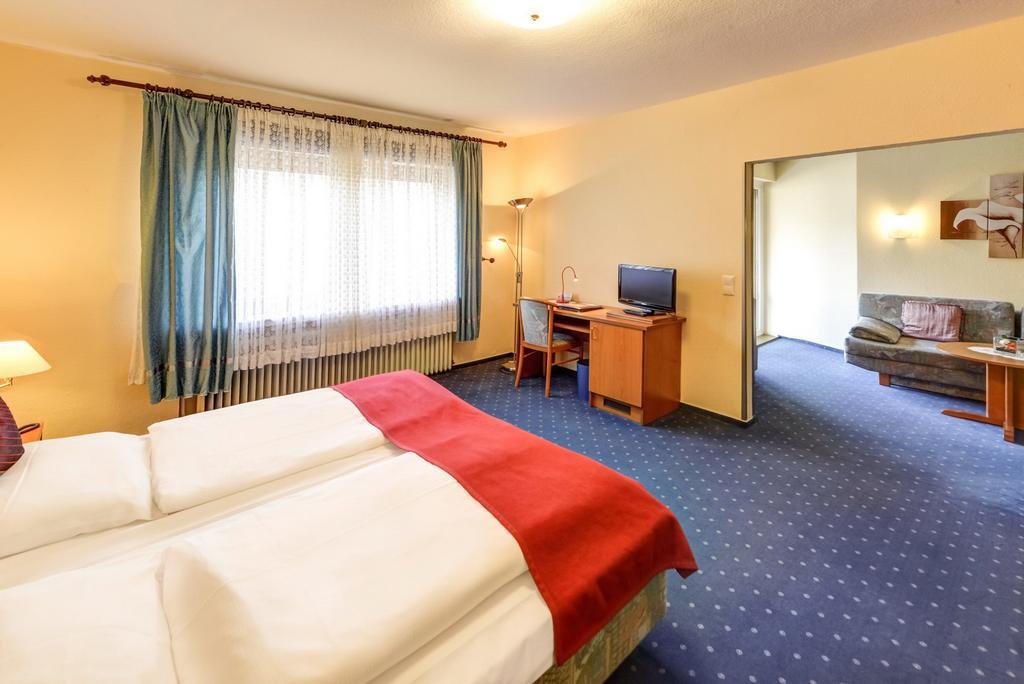 Hotel Restaurant Zum Werdersee ブレーメン エクステリア 写真